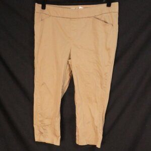 LEE | 14 medium | Chic Khaki Capri Pants with Pockets